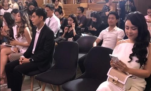 Nữ ca sĩ khóc lóc bỏ về "phá nát" họp báo, Hương Tràm bất ngờ lên tiếng - 5