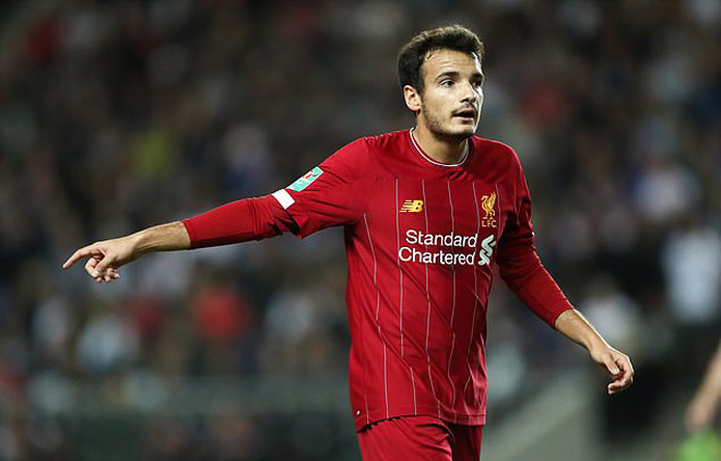 Liverpool nguy cơ mất chiếc cúp đầu tiên vì Klopp "chơi dại", Arsenal chờ hưởng lợi - 1