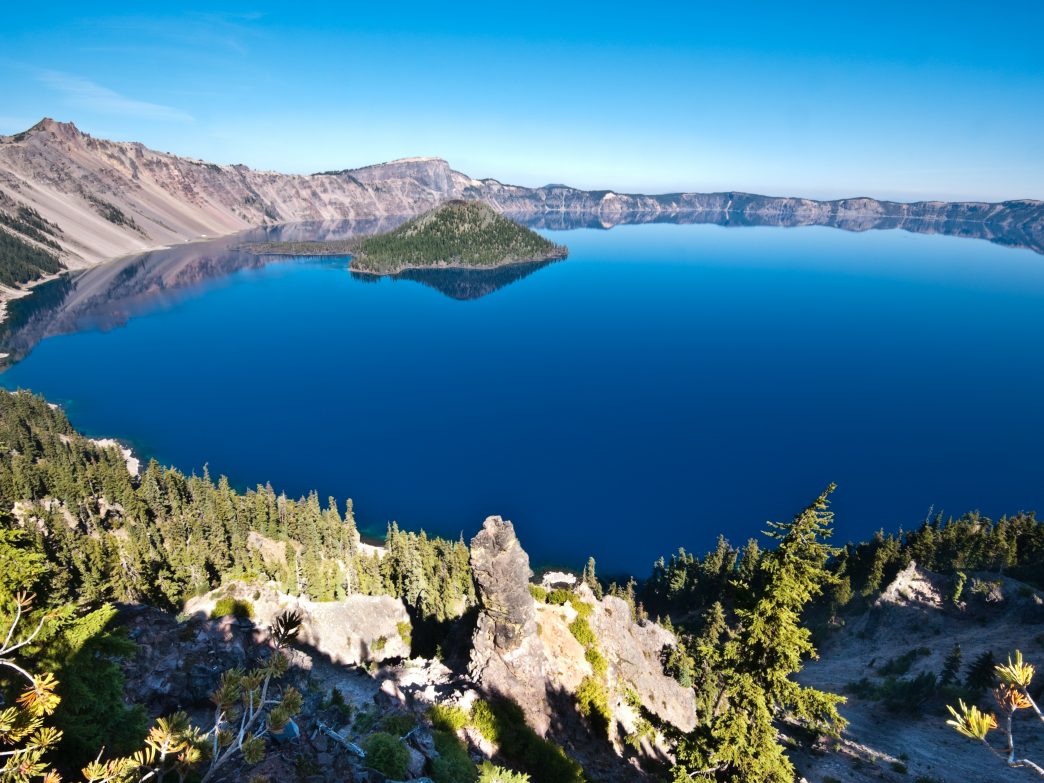 Những yếu tố nào tạo nên hồ đẹp nhất thế giới?