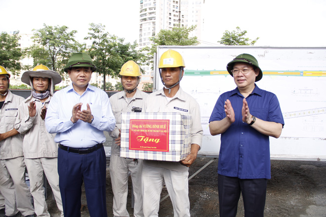 Kiểm tra một loạt công trình giao thông, Bí thư Hà Nội ấn định mốc thời gian phải hoàn thành - 4