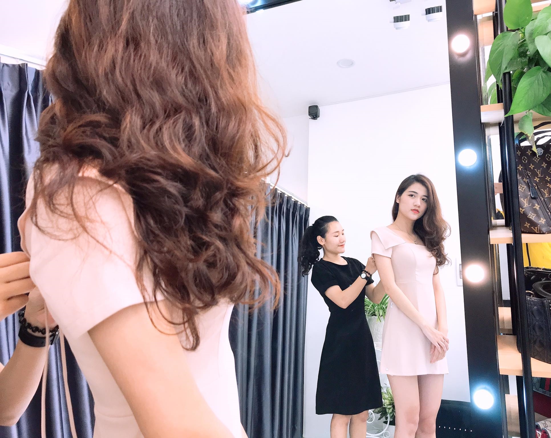 "Cô giáo 1m72" chẳng cần tập luyện hùng hục, bóp miệng kiêng ăn vẫn có eo nhỏ 58cm - 5