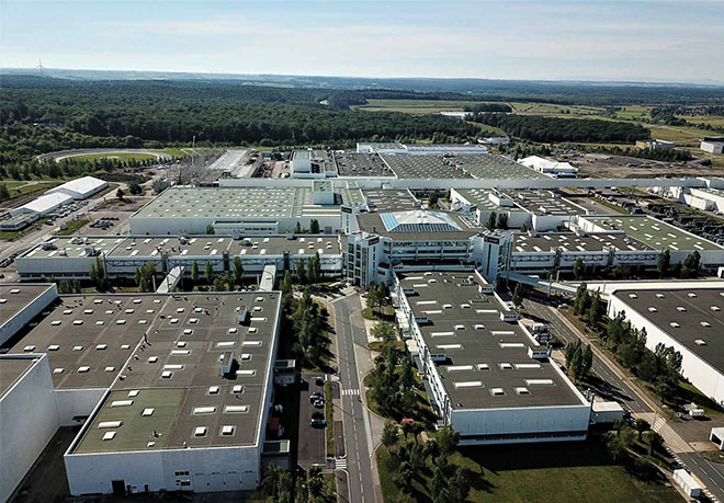 Tập đoàn Daimler muốn bán đi nhà máy sản xuất xe Smart tại Pháp - 1