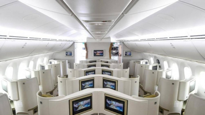 Hé lộ chuyến bay đưa phi công người Anh hồi hương - 2