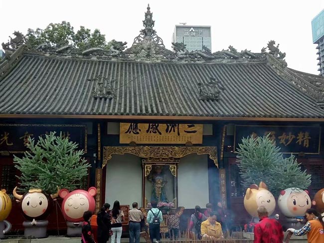 Ngôi chùa "dễ thương" nhất Trung Quốc, trưng bày hàng loạt bức tượng hoạt hình - 2