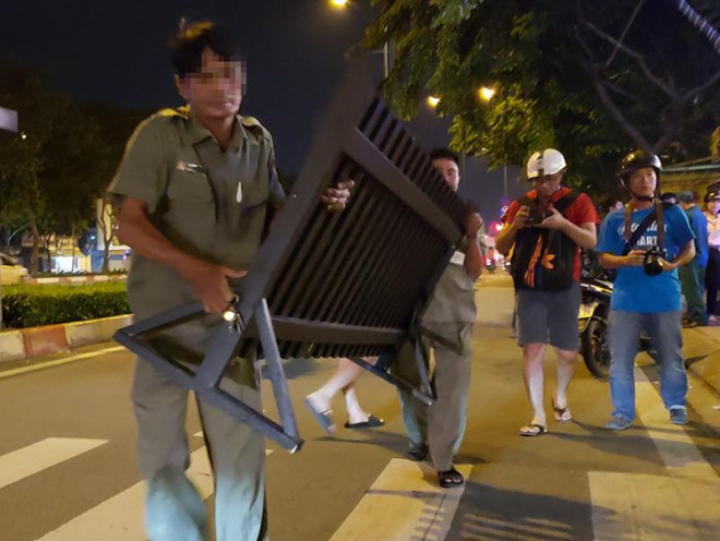 Hàng loạt quán trên đường Phạm Văn Đồng bị phạt - 2