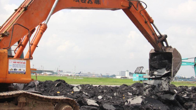 Cận cảnh thi công đường băng Tân Sơn Nhất khi chậm chuyến gia tăng - 4