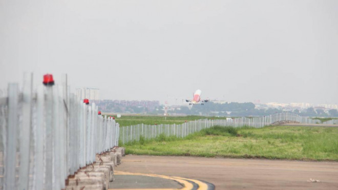 Cận cảnh thi công đường băng Tân Sơn Nhất khi chậm chuyến gia tăng - 5