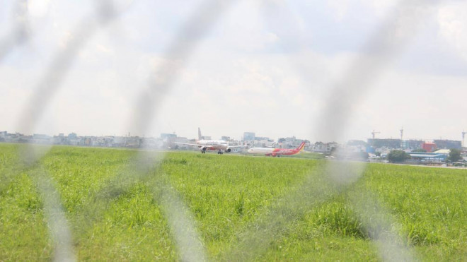 Cận cảnh thi công đường băng Tân Sơn Nhất khi chậm chuyến gia tăng - 6