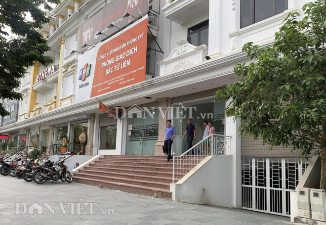 Chùm ảnh: Công an khám nhà riêng anh trai ông chủ Nhật Cường Mobile và trụ sở Công ty Đông Kinh - 2