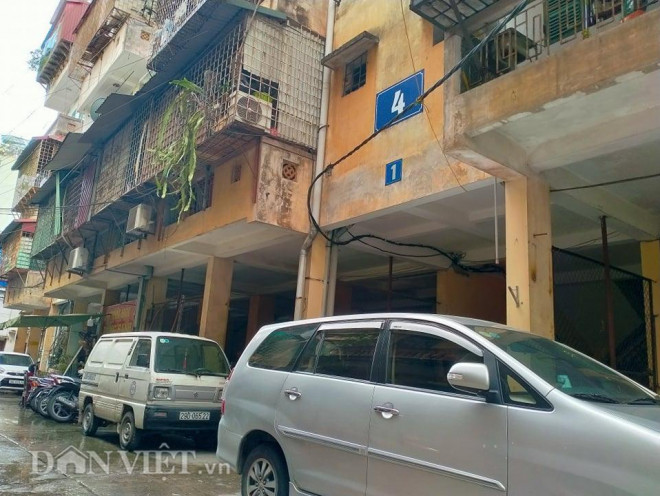 Chùm ảnh: Công an khám nhà riêng anh trai ông chủ Nhật Cường Mobile và trụ sở Công ty Đông Kinh - 5