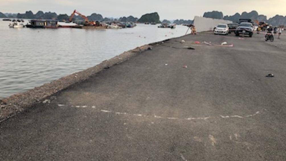 Ô tô lao xuống biển 4 người chết: Thi công đường không có cảnh báo - 4