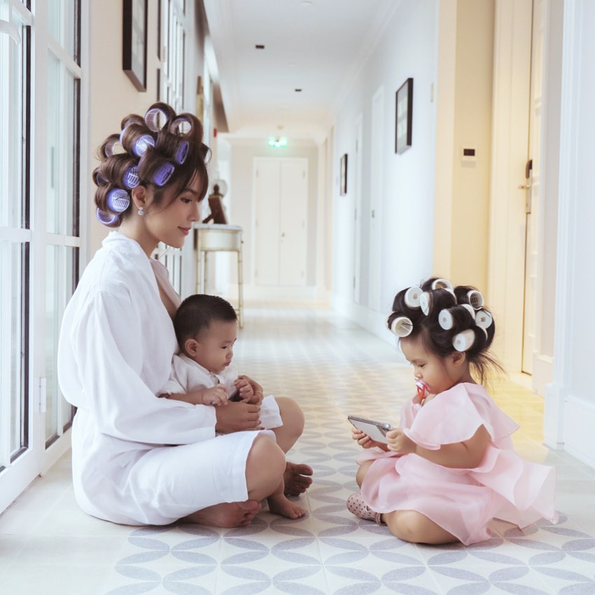 Gái 2 con trông vẫn mòn con mắt, Diệp Lâm Anh diện bikini khoe dáng đùi "phồn thực" - 2