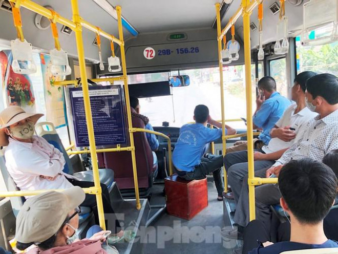 Cận cảnh tuyến xe buýt doanh nghiệp 'dọa' dừng hoạt động ở Hà Nội - 4
