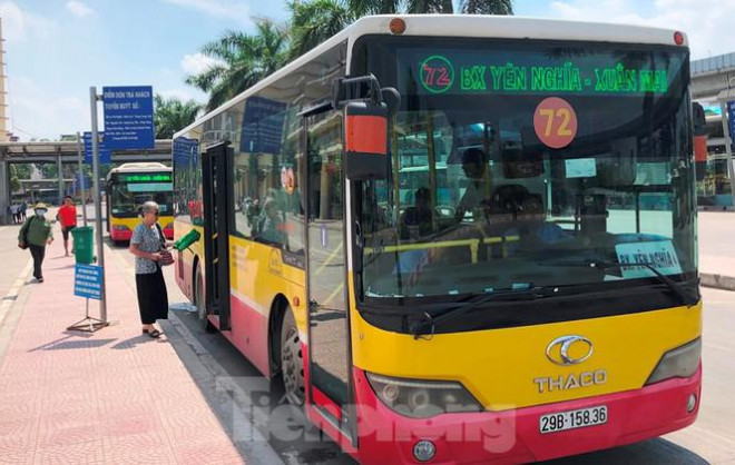 Cận cảnh tuyến xe buýt doanh nghiệp 'dọa' dừng hoạt động ở Hà Nội - 8