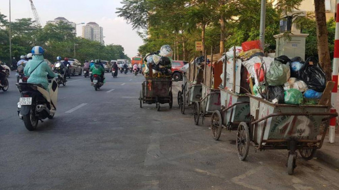 Dân chặn xe vào bãi rác Nam Sơn, đường phố Hà Nội lại ngập rác - 8
