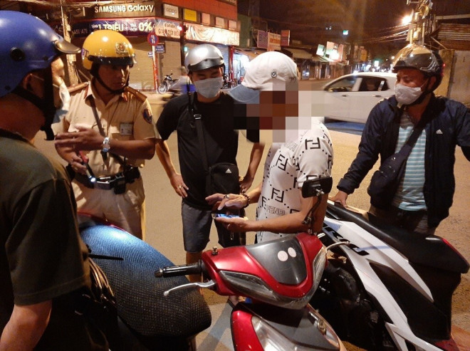 TP.HCM: Năn nỉ không được CSGT bỏ qua vi phạm lập tức "không nhớ tên mình" - 10