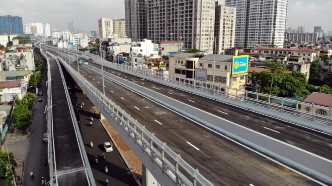 Ngỡ ngàng đường vành đai 2 trên cao trước ngày thông xe - 4