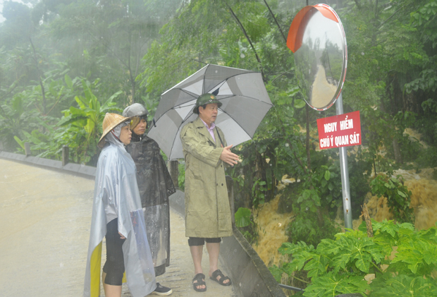 Vì sao TP Hà Giang chìm trong biển nước, ô tô nổi bồng bềnh? - 2