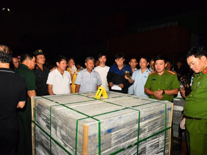 Lần đầu tiên phát hiện dùng đá xây dựng giấu ma túy - 1