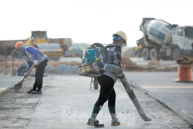 Đại công trường hơn 2000 tỷ cải tạo đường băng sân bay Quốc tế Nội Bài - 13