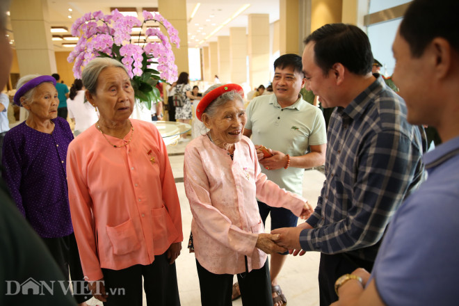 300 Mẹ Việt Nam anh hùng về Thủ đô và những chia sẻ xúc động - 2