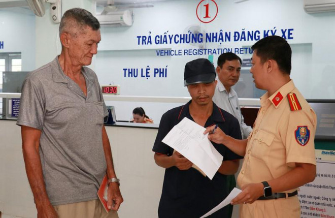 Cục trưởng CSGT ra công điện về đổi biển số màu vàng - 2