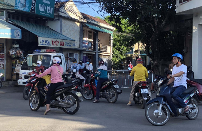 Chủ xe khách "ngoan cố" không cung cấp danh sách người đi cùng bệnh nhân 419 - 2