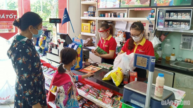 Cận cảnh nhịp sống Đà Nẵng ngày đầu cách ly phòng dịch Covid-19 - 2