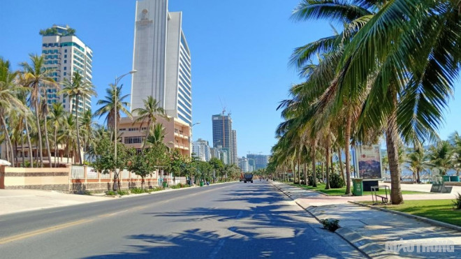 Cận cảnh nhịp sống Đà Nẵng ngày đầu cách ly phòng dịch Covid-19 - 8