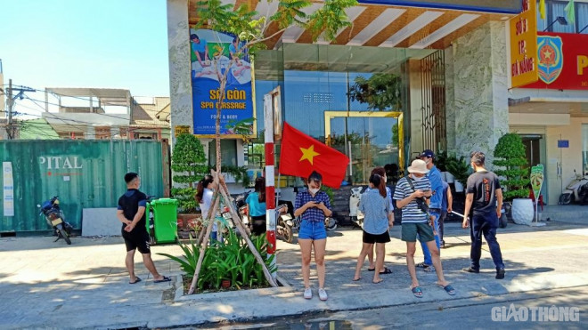 Cận cảnh nhịp sống Đà Nẵng ngày đầu cách ly phòng dịch Covid-19 - 12