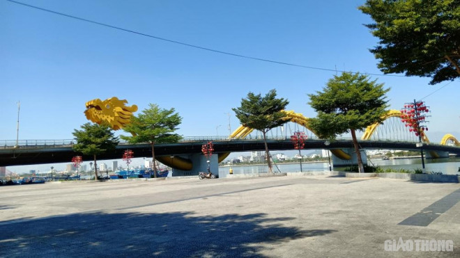 Cận cảnh nhịp sống Đà Nẵng ngày đầu cách ly phòng dịch Covid-19 - 14