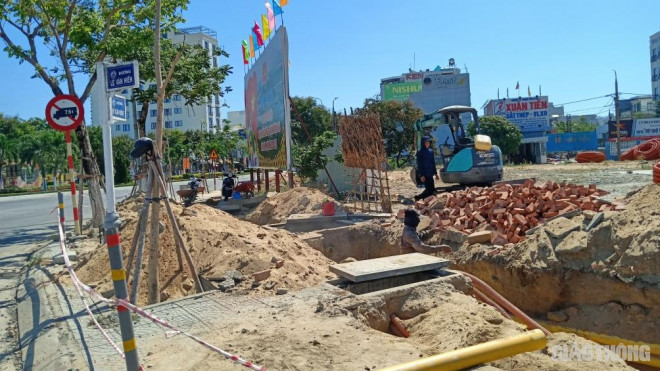 Cận cảnh nhịp sống Đà Nẵng ngày đầu cách ly phòng dịch Covid-19 - 18