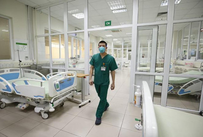 Bên trong bệnh viện đón 120 người nhiễm COVID-19 về từ Guinea Xích Đạo - 5