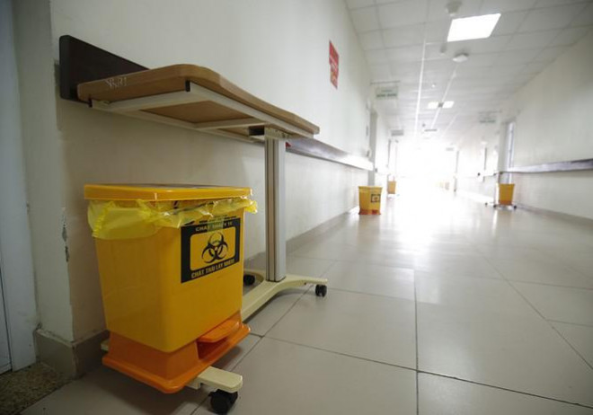 Bên trong bệnh viện đón 120 người nhiễm COVID-19 về từ Guinea Xích Đạo - 10