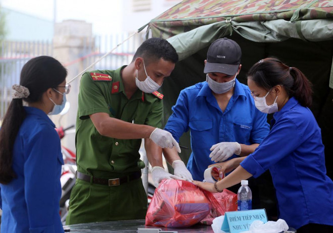 Nhịp sống bình yên bên trong khu cách ly tại tâm dịch Đà Nẵng - 10