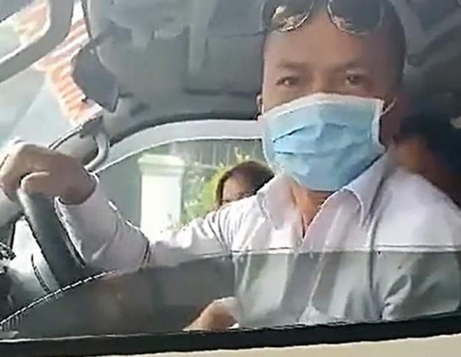 Tạm giữ xe 'cứu thương' đi đòi nợ làm chung cư náo loạn - 2