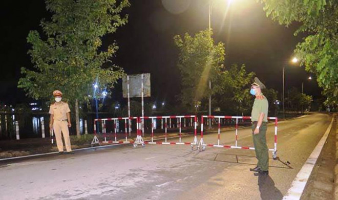 Cách ly 10 người đi trên xe khách cùng ca Covid-19 số 620 ở Hà Nam - 3