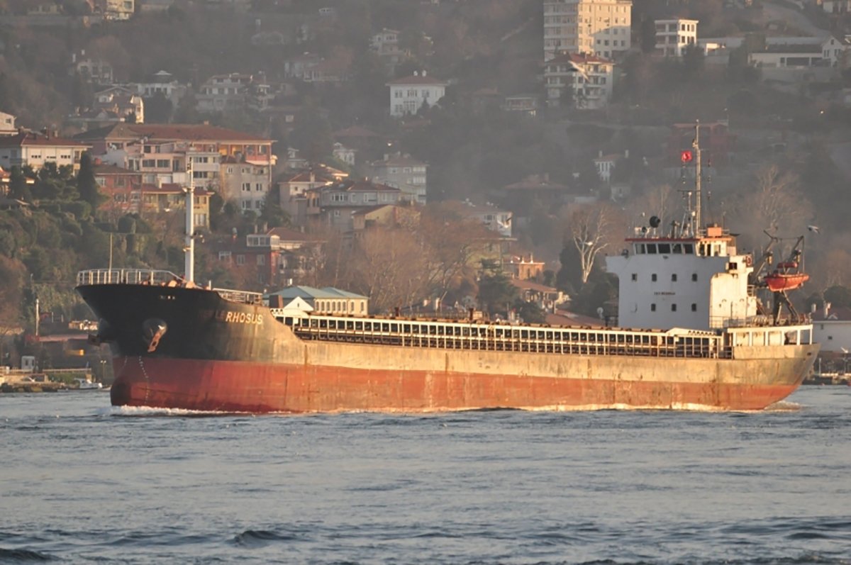 Tiết lộ về con tàu bí ẩn mang hơn 2.700 tấn chất hóa học gây nổ kinh hoàng ở Liban - 1