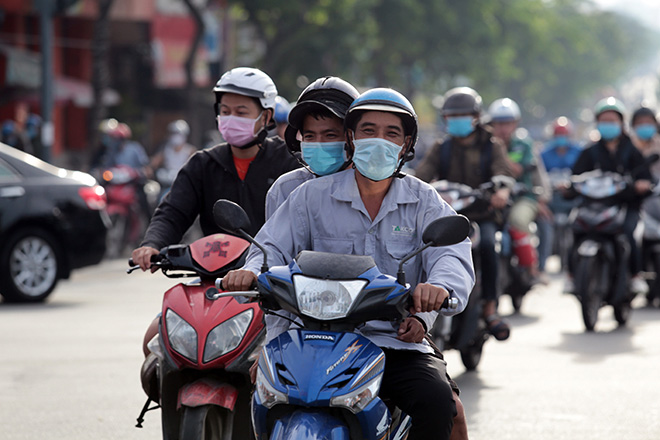 Ảnh: Người Sài Gòn đeo khẩu trang mọi lúc mơi nơi để phòng chống dịch bệnh COVID-19 - 2