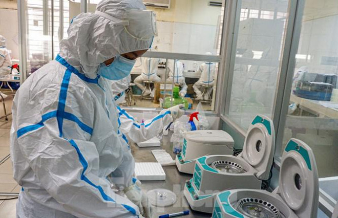 Những 'chiến binh' CDC Đà Nẵng quay cuồng truy vết virus chết người - 2