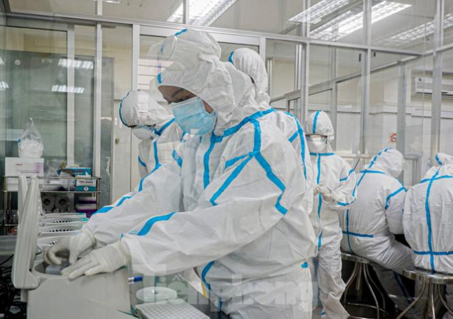 Những 'chiến binh' CDC Đà Nẵng quay cuồng truy vết virus chết người - 12