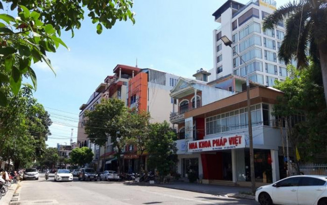 BN 684 là nhân viên đài truyền hình đã từ Đà Nẵng ra Huế đi những đâu? - 2