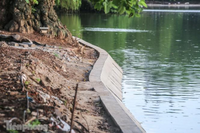 Cận cảnh vòng cung bờ kè khối bê tông 'khổng lồ' vừa kết nối ở Hồ Gươm - 8