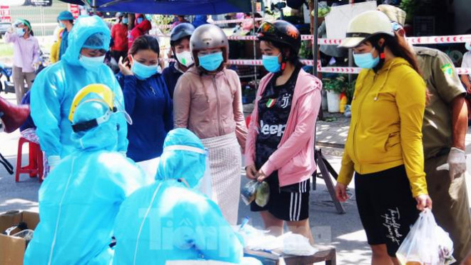 Đà Nẵng: Đổ quân ra chợ 'truy bắt' COVID-19 - 5