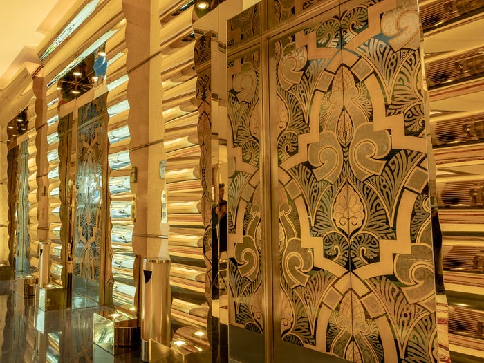 11 cái nhất của khách sạn xa hoa nhất thế giới với sân tennis lơ lửng trên không - 4