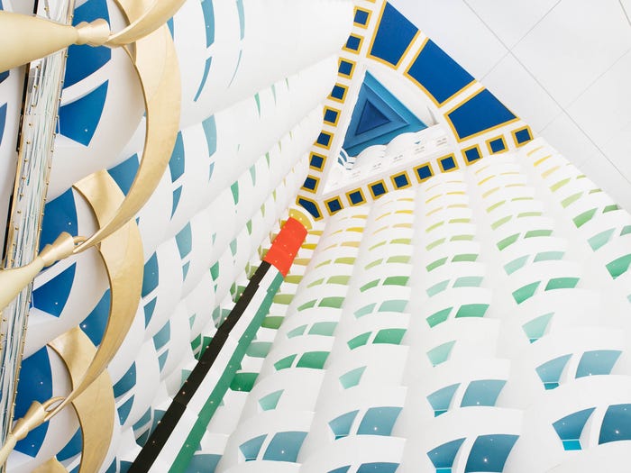 11 cái nhất của khách sạn xa hoa nhất thế giới với sân tennis lơ lửng trên không - 5