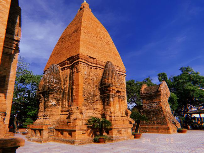 Vẻ đẹp cổ kính của tháp Bà Ponagar - 2