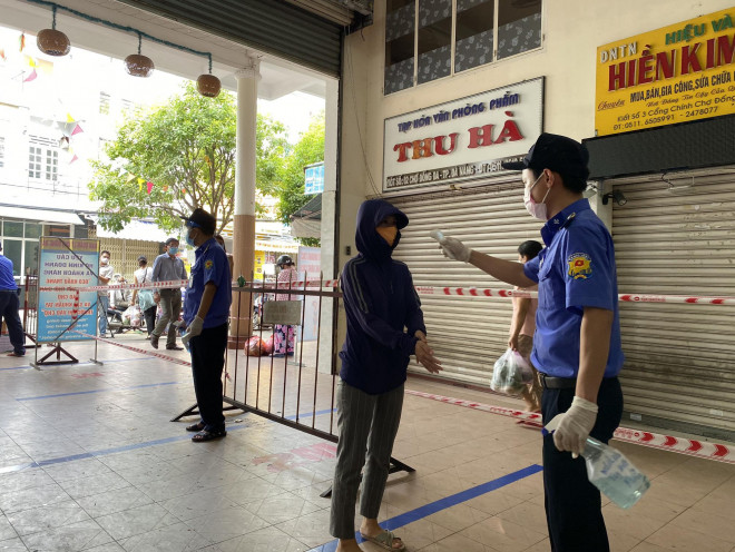 Chùm ảnh: Ngày đầu Đà Nẵng thực hiện đi chợ bằng phiếu ngày chẵn lẻ - 8
