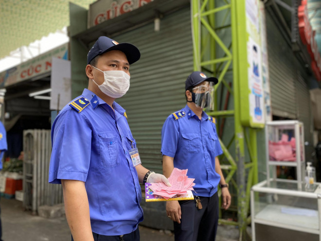 Chùm ảnh: Ngày đầu Đà Nẵng thực hiện đi chợ bằng phiếu ngày chẵn lẻ - 11