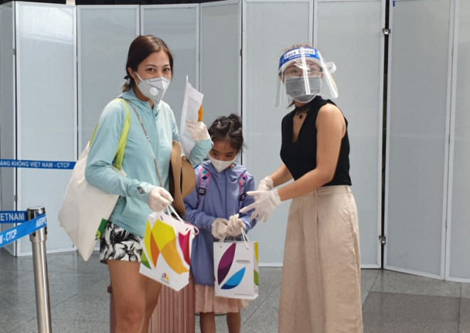 Du khách lên máy bay về quê: 'Đà Nẵng quá tuyệt vời' - 3